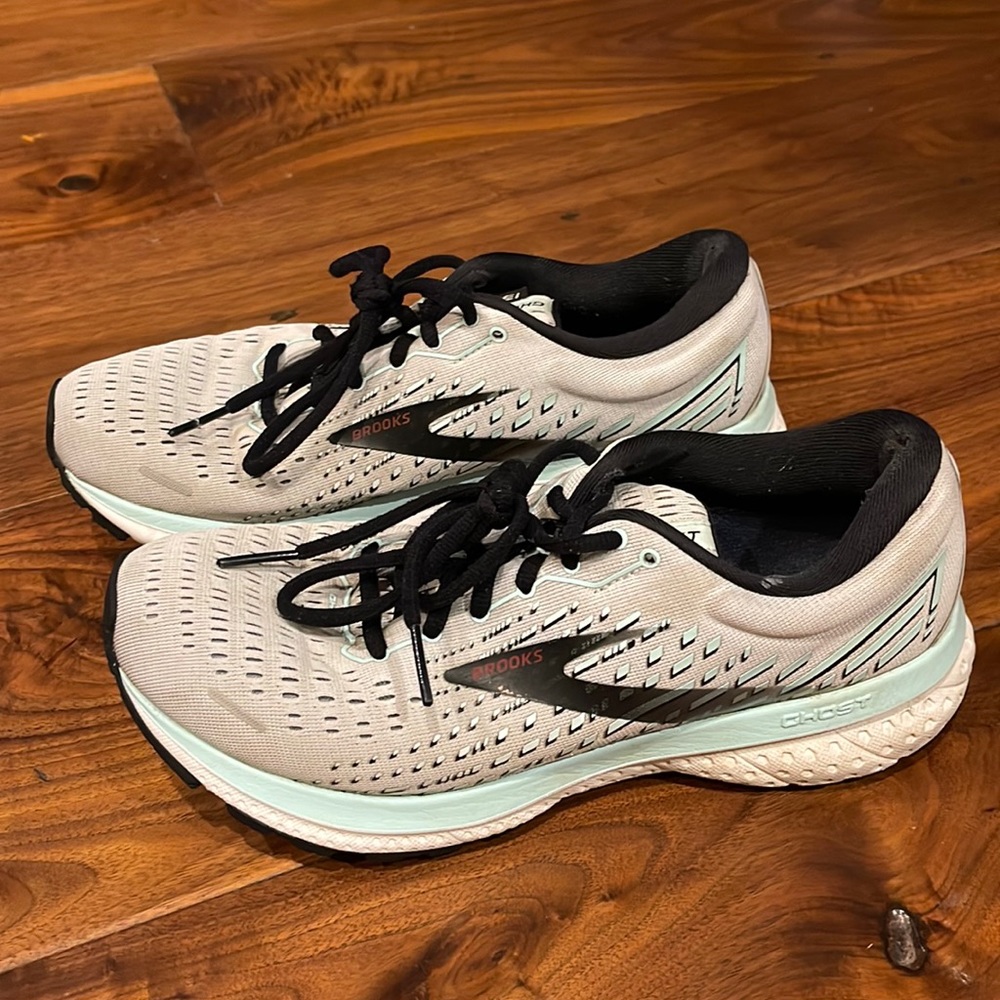 Brooks - Ghost 13 - Running Shoes white - Women's 8.5
